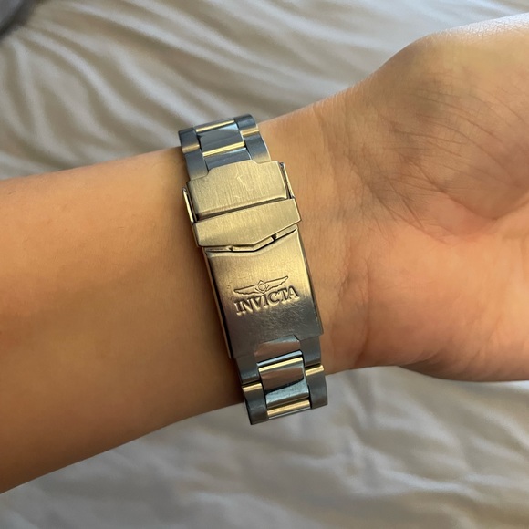 Women’s Invicta Watch - Picture 4 of 5